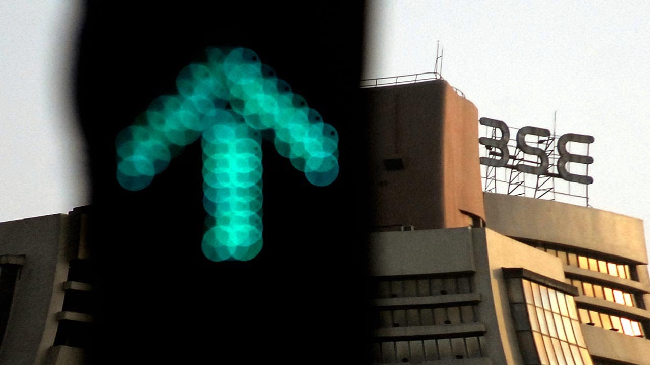 Sensex jumps 194 pts as crude oil cools, Nifty reclaims 11,000
