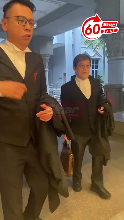 Pasukan peguam Syed Saddiq tiba di mahkamah