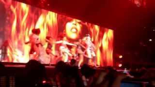 Beyonce - Flawless (6.3.14 @ London O2 arena) [short clip]