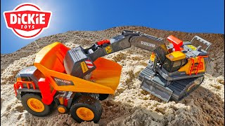 Baustellenfahrzeuge in der Sandkiste - Dickie Toys Volvo Bagger und Kipplaster