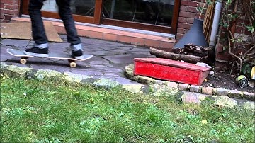 Frontside boardslide shuvit out (HD)
