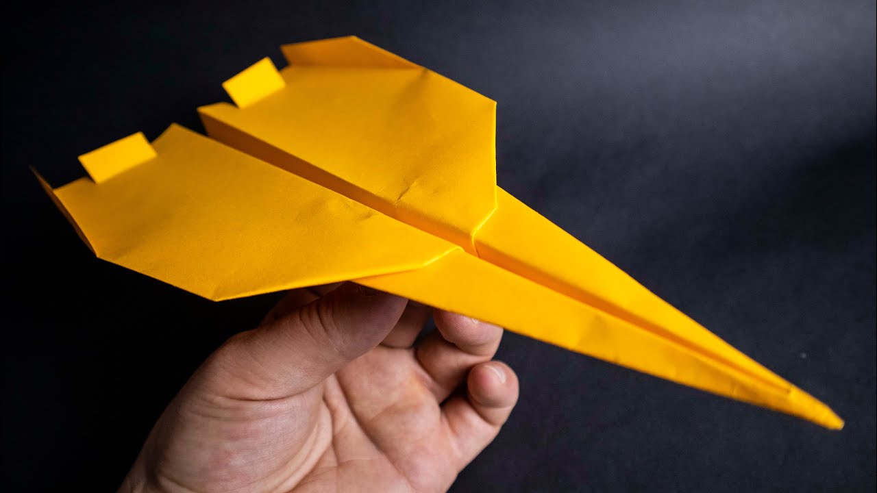 come si costruisce un aereo di carta