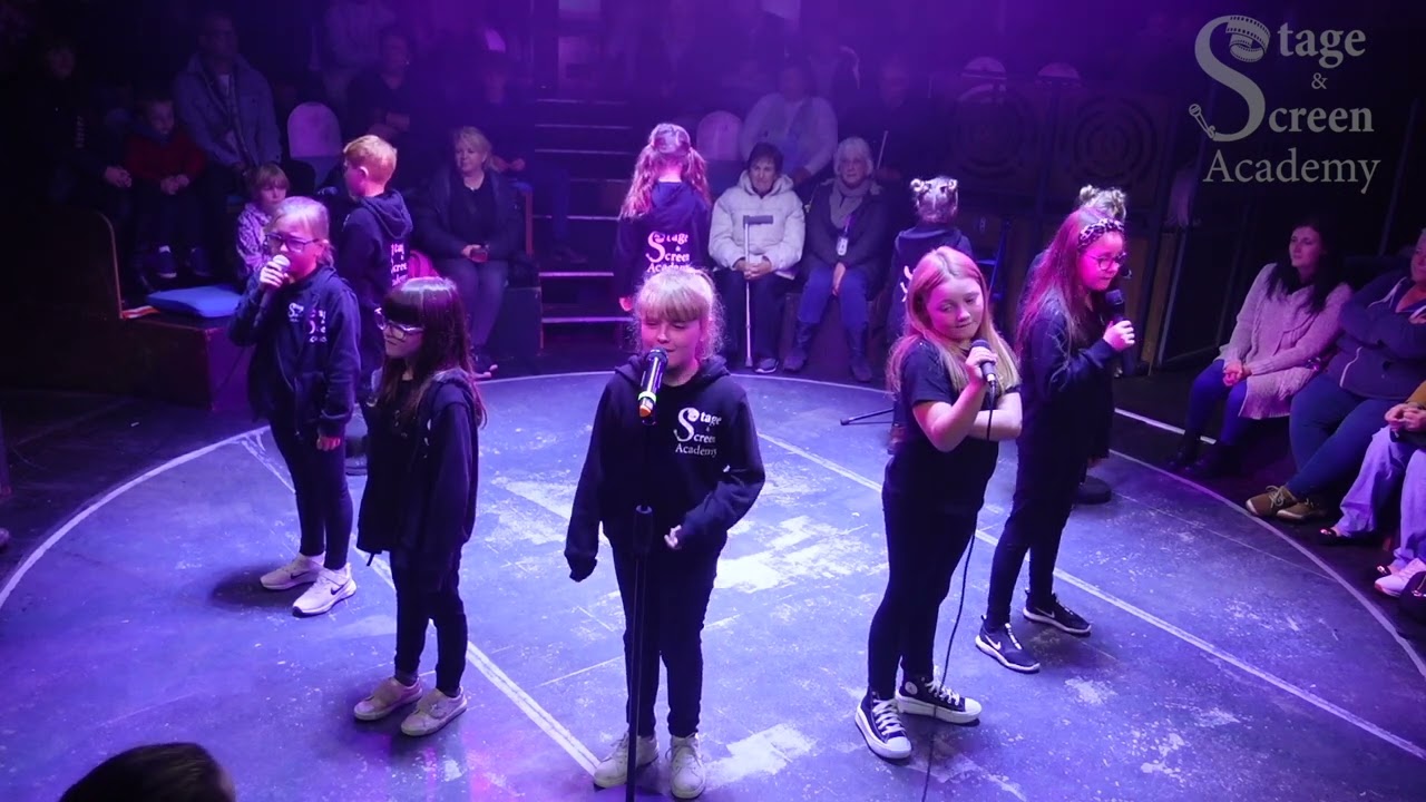 You're never fully dressed - Lowry's  Roundabout theatre - Irlam kids singing