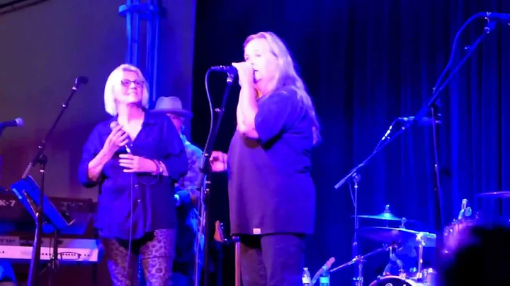 Bonnie Bramlett & Tracy Nelson, When Something Is ...