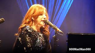 Tori Amos - 1. Shattering Sea, live in Paris, 05-10-11.