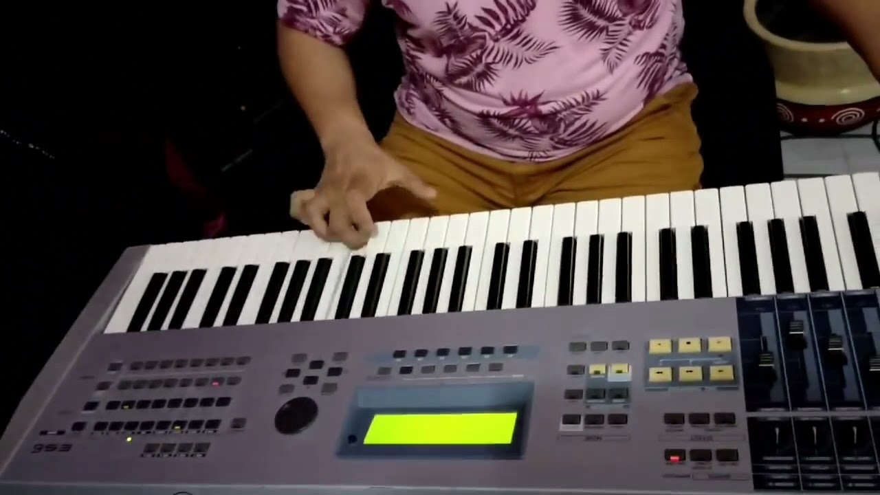 Motif ES-6  Yamaha - demo Guitarra