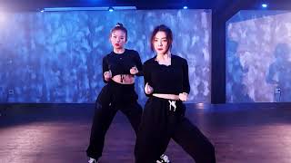 Red Velvet - IRENE & SEULGI ‘Naughty’ dance practice mirrored