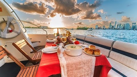 Step Aboard for Unforgettable Holiday Celebrations! 🌟 Xmas, NYE, and the mornings after the party.