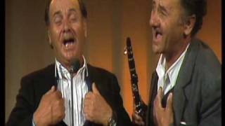 Video thumbnail of "Lela Familie - Trad./ Lela Familie - Trad./ N'Penxherenë e zotris' sate"