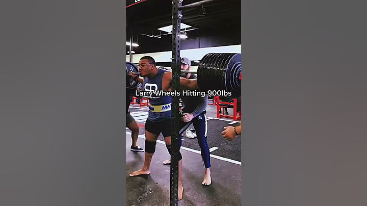 900 lbs Squat | Classic Larry Wheels
