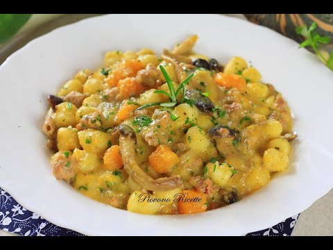 Gnocchetti con zucca, funghi e salsiccia: un primo piatto facile e goloso!
