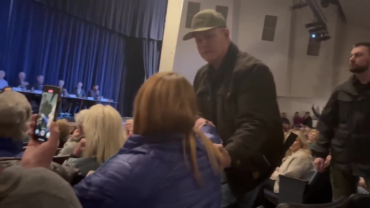 Woman forcefully removed from Kootenai County GOP meeting - YouTube