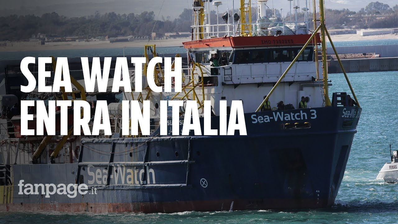 Migranti, la Sea Watch 3 entra in acque italiane: La capitana: “So cosa rischio, ma non ho scelta”
