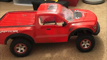 Traxxas Slash 2WD Servo Replacement (NOT A TUTORIAL)