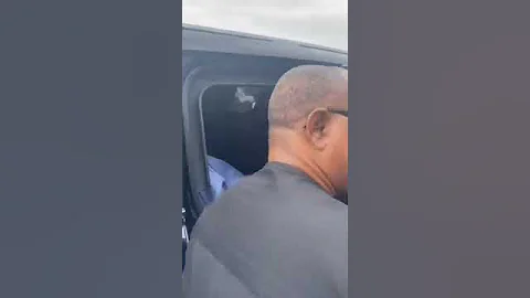 Video showing Atiku Abubakar snubbing Peter Obi while seated in his car.