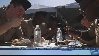 THANKSGIVING SALUTE: USO Feeds Troops at NAS Pensacola