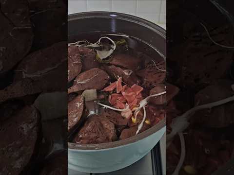 점심 2시간 판매양만 80킬로!  막퍼주는 선지해장국