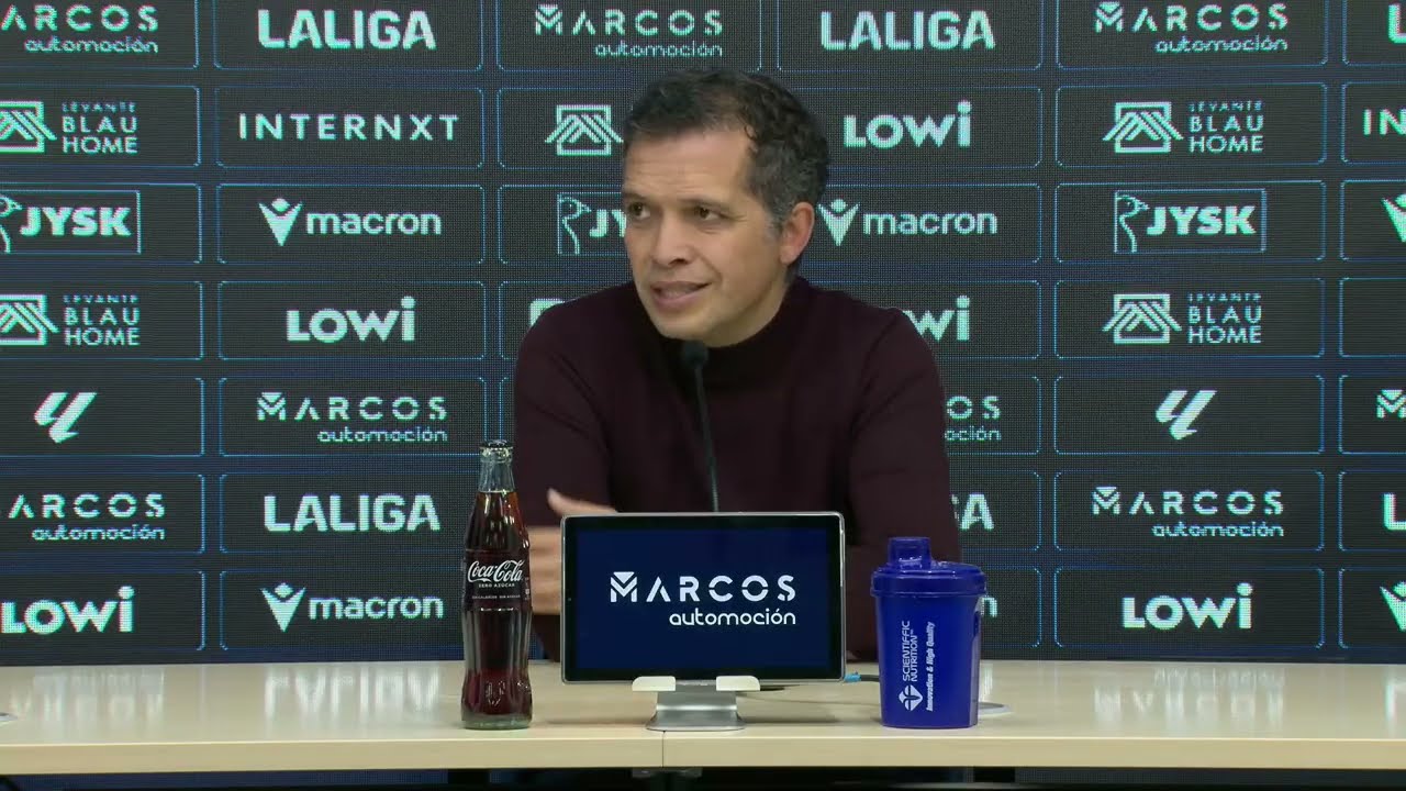 Luis Castro: "Sí seguíamos jugando así íbamos a ganar"