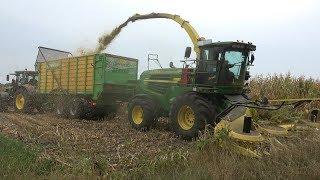 Loonbedrijf Dekker aan het mais hakselen met John Deere 7750i, 7290R, 8270R en 7430 (2018)