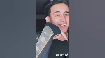 شوفو حوده اينو بيقول ايه لحبيبته القديمه 