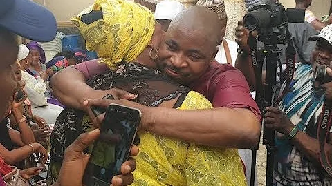 Madam Saje, Others Popular Actress Storms Mc Oluomo House For His Thanksgiving As They Hug Him