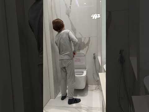 🚽 ОТУЧИЛА брата МАЗАТЬ мимо УНИТАЗА!