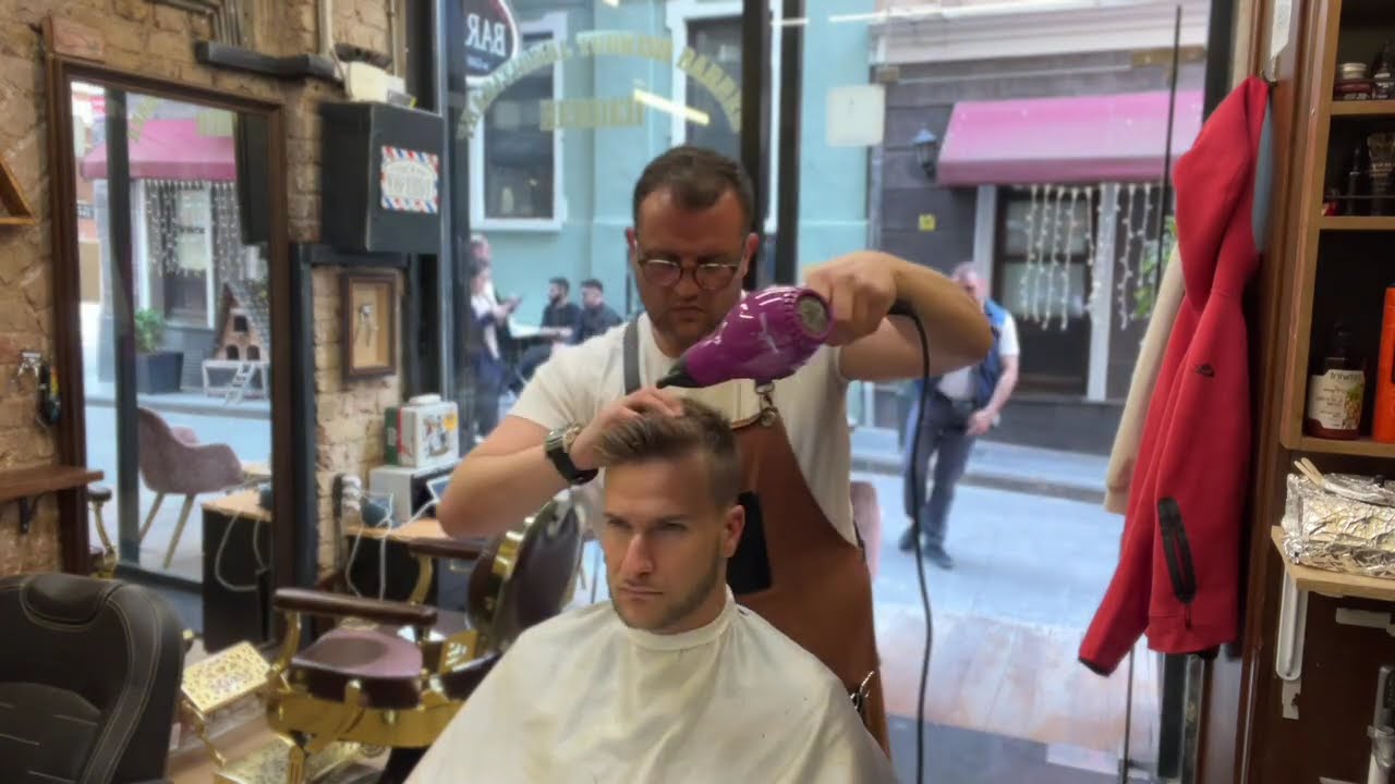 SPECIAL MEN'S CARE TIME AT A TRADITIONAL TURKISH BARBERY