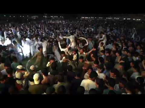 آهنگ دیگه نیه او زمانه که پادشاهی کنه هزارگی