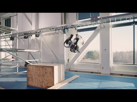 Boston Dynamics - Atlas Robot Advanced Acrobatics Performance [2160p60]  @arronlee33