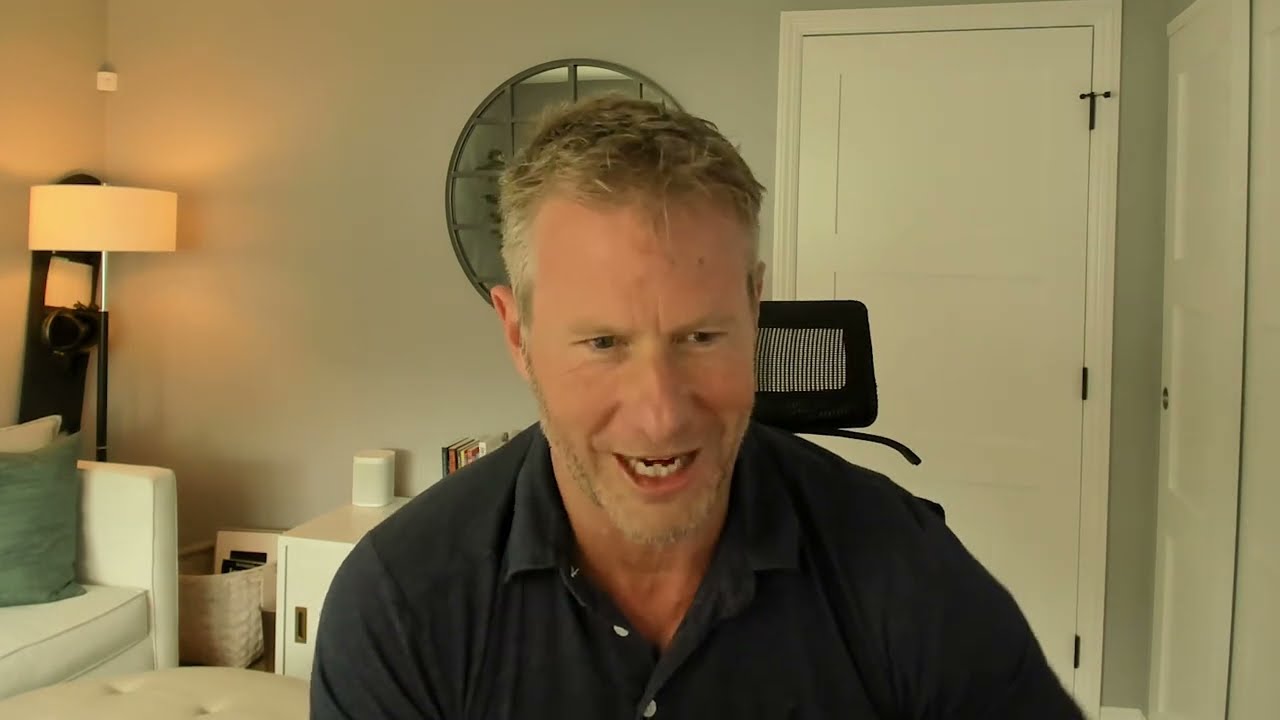 F-SIDES: S01E02 - Social Clip 1