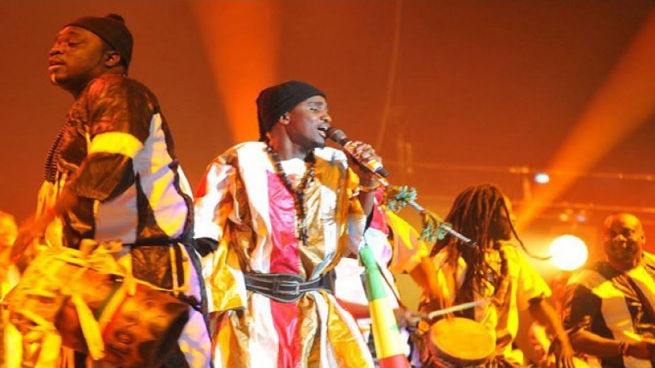 Wally B. Seck - Beug Maodo (Hommage aux Tidianes) Live vogue 2017
