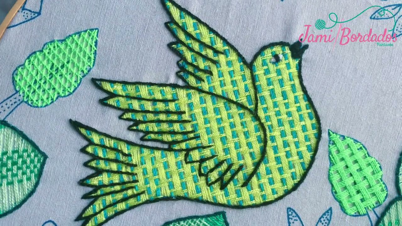 178. Bordado Fantasía Ave 2 / Hand Embroidery Bird with Fantasy Stitch