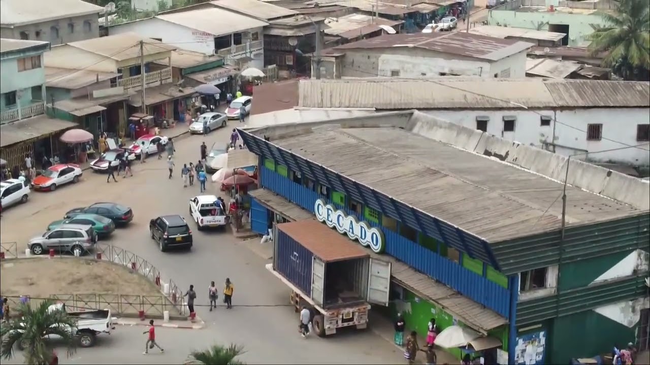 les merveilles du Gabon la province du Haut  Ogooué vue du ciel de quelques quartiers''