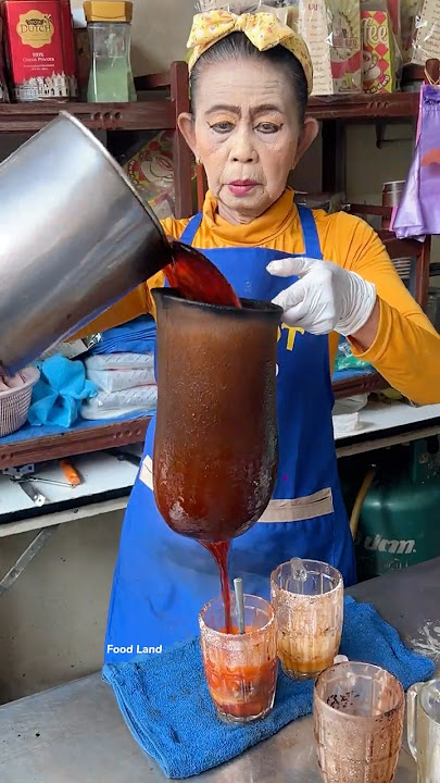 Auntie’s drink, and her cute everyday look!  #streetfood #food #foodland