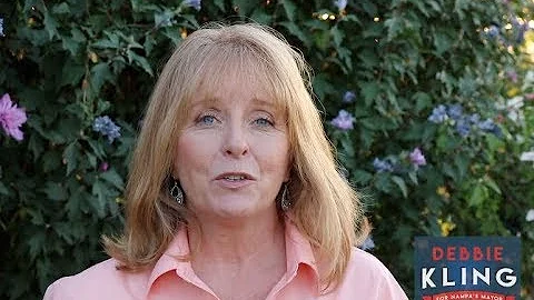 Sheri Sharp stands with Debbie Kling