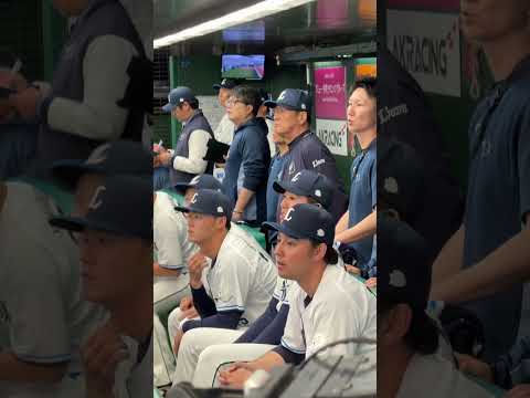 【チームメートの絆！】プロ初勝利の #黒田将矢 投手を称える #平沢大河 選手！