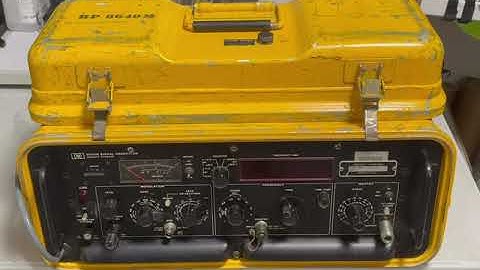 HP Hewlett Packard 8640M Military 1024Mhz RF Signal Generator Power up