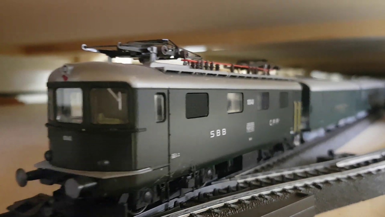 Re 4/4 I Green SBB CFF FFS Märklin Sound + Personenwagen - YouTube