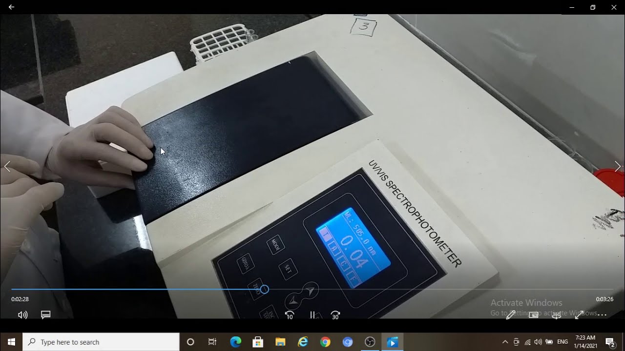 شرح كيفية استخدام جهاز Spectrophotometer - YouTube