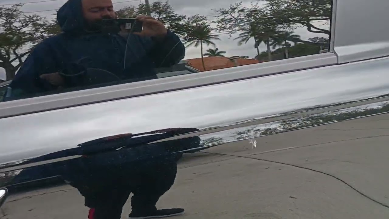 Drivers side rear passenger door won't open on the kia carnival and