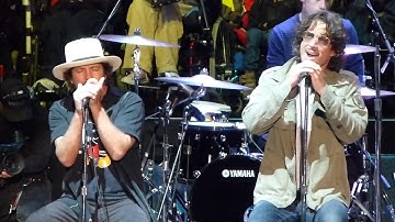 Eddie Vedder and Chris Cornell