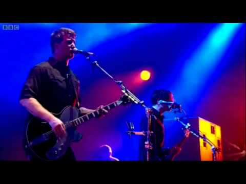 Queens Of The Stone Age - Burn The Witch Hd