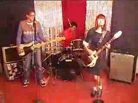 The Muffs - Live at Tiki Invasion, Mission Tiki Drive-In Theater, Montclair, CA - August 5, 2006