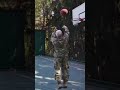 Čovjek za kojim je Amerika tragala sada igra basket sa njenim komandantima (VIDEO)