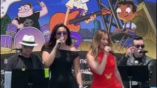 Ashley Tisdale & Olivia Olson sing Busted Phineas and Ferb Premiere