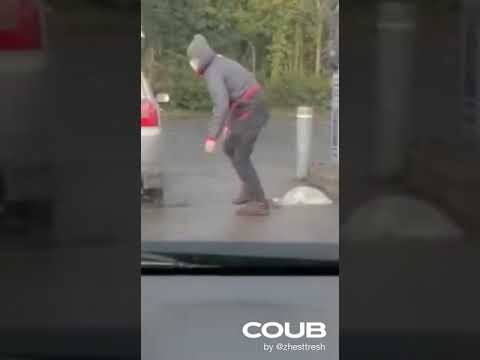 налил бензин в пакет - poured gasoline into a bag