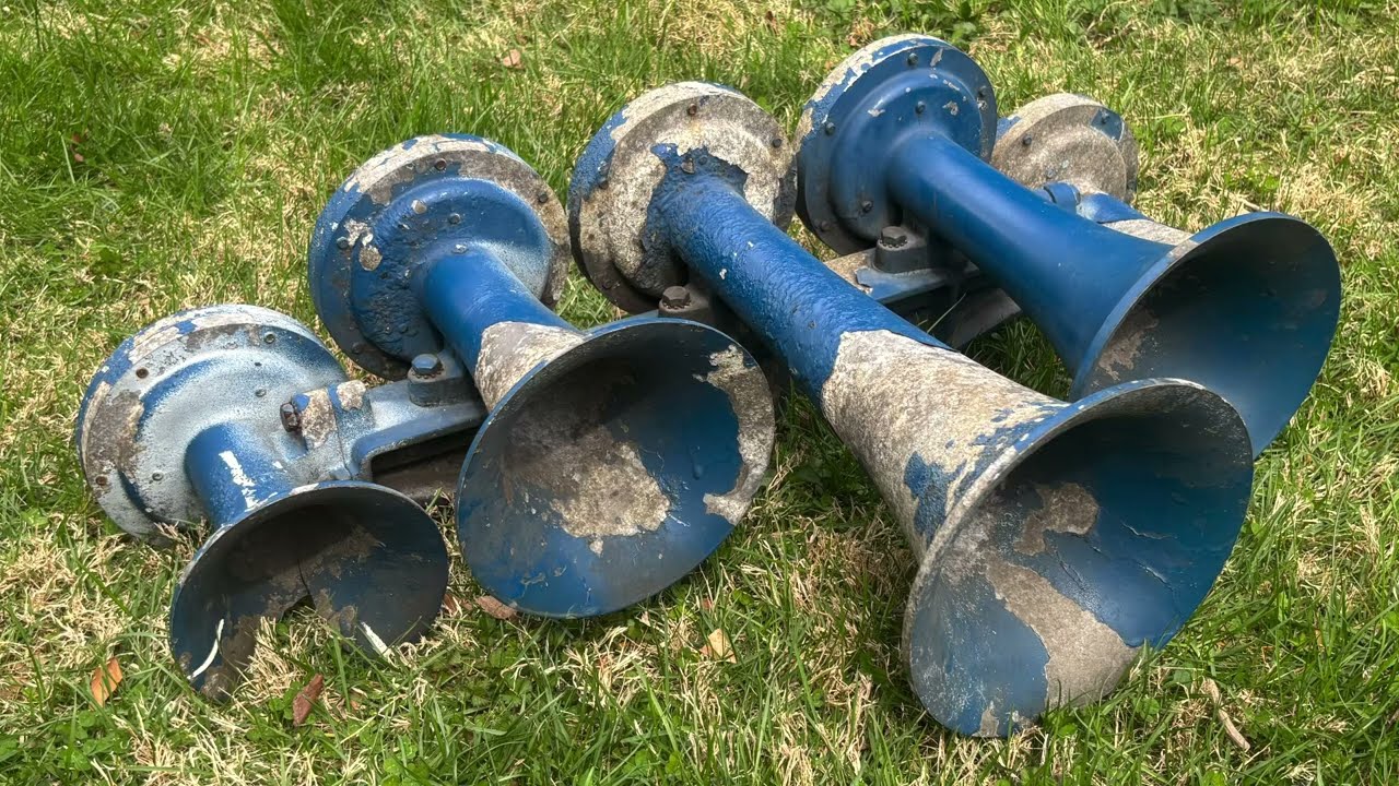 Amtrak AEM-7 80s Wide Font Nathan K5LA Horn