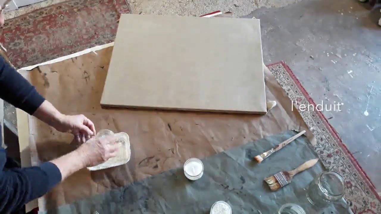 Préparation d’une toile sur un châssis nu - Entoilage, encollage et gesso