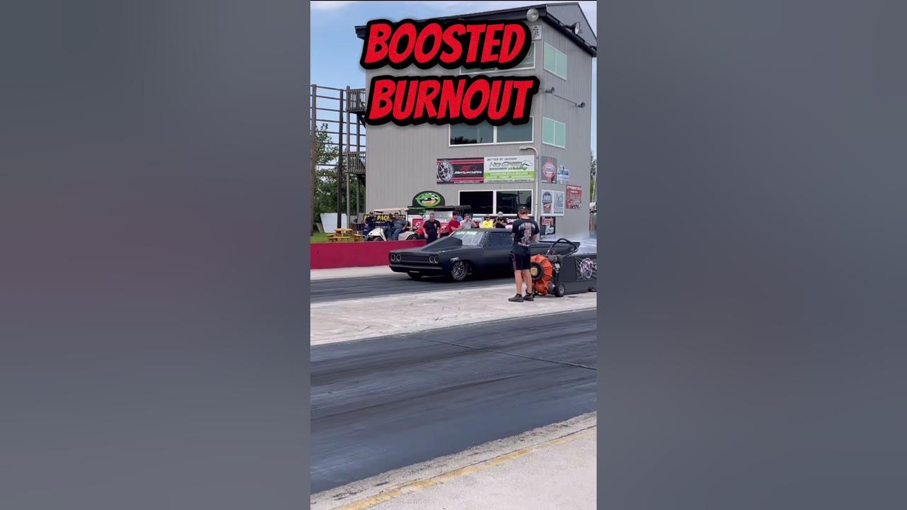 Boosted Burnout Mysterious Plymouth Roadrunner US 41 Dragstrip 