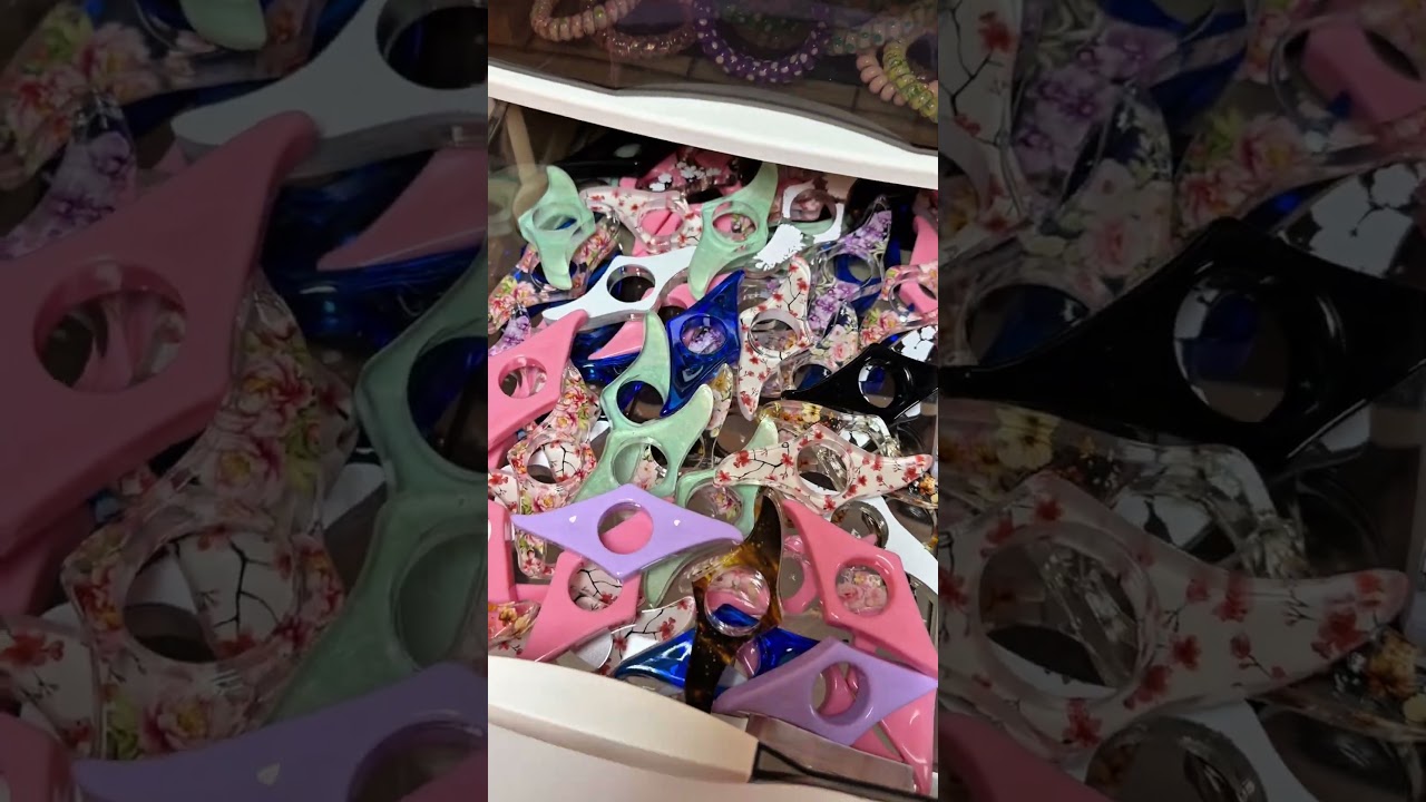 Do you love the combination of red and white? ❤️🤍